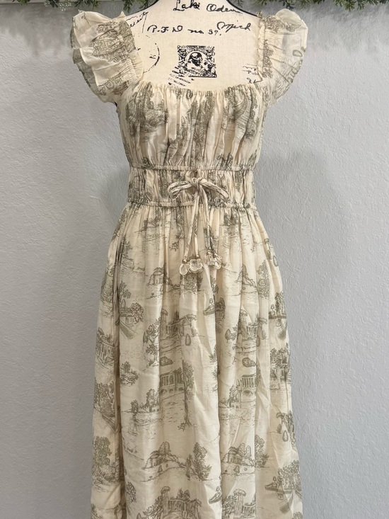 En Saison Dresses & Skirts - En Saison Cream Toile Print Drawstring Maxi Dress